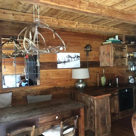 Baite Clotes シャレー Oulx